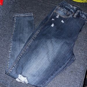 Woman’s Distressed Jeans